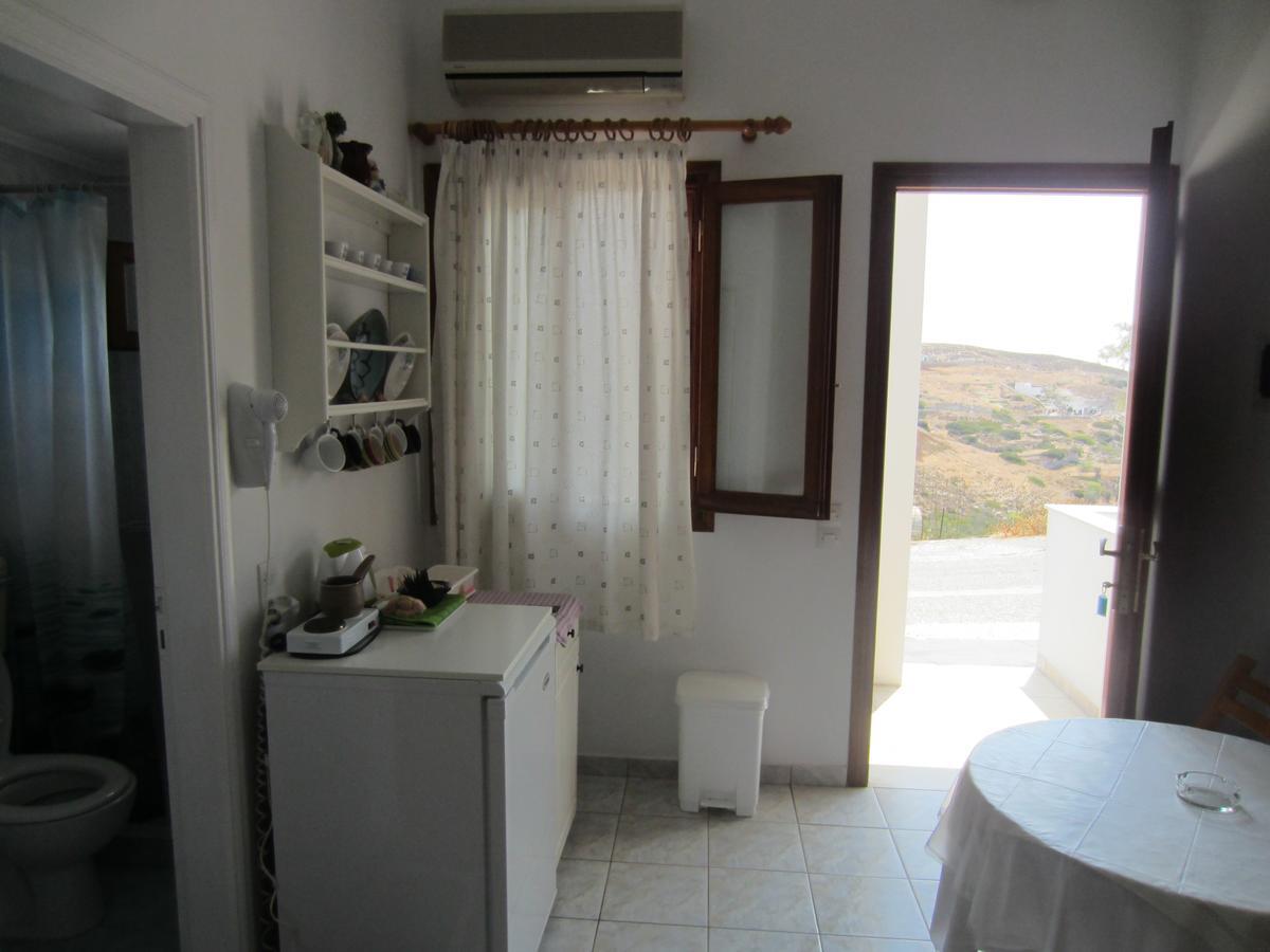 Katerina Apartments Triovasalos Bagian luar foto